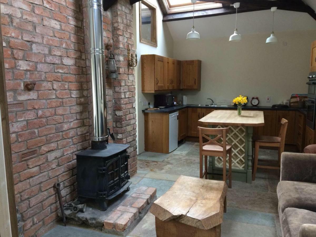 Tracey'S Farmhouse Cottage Belfast Exterior foto