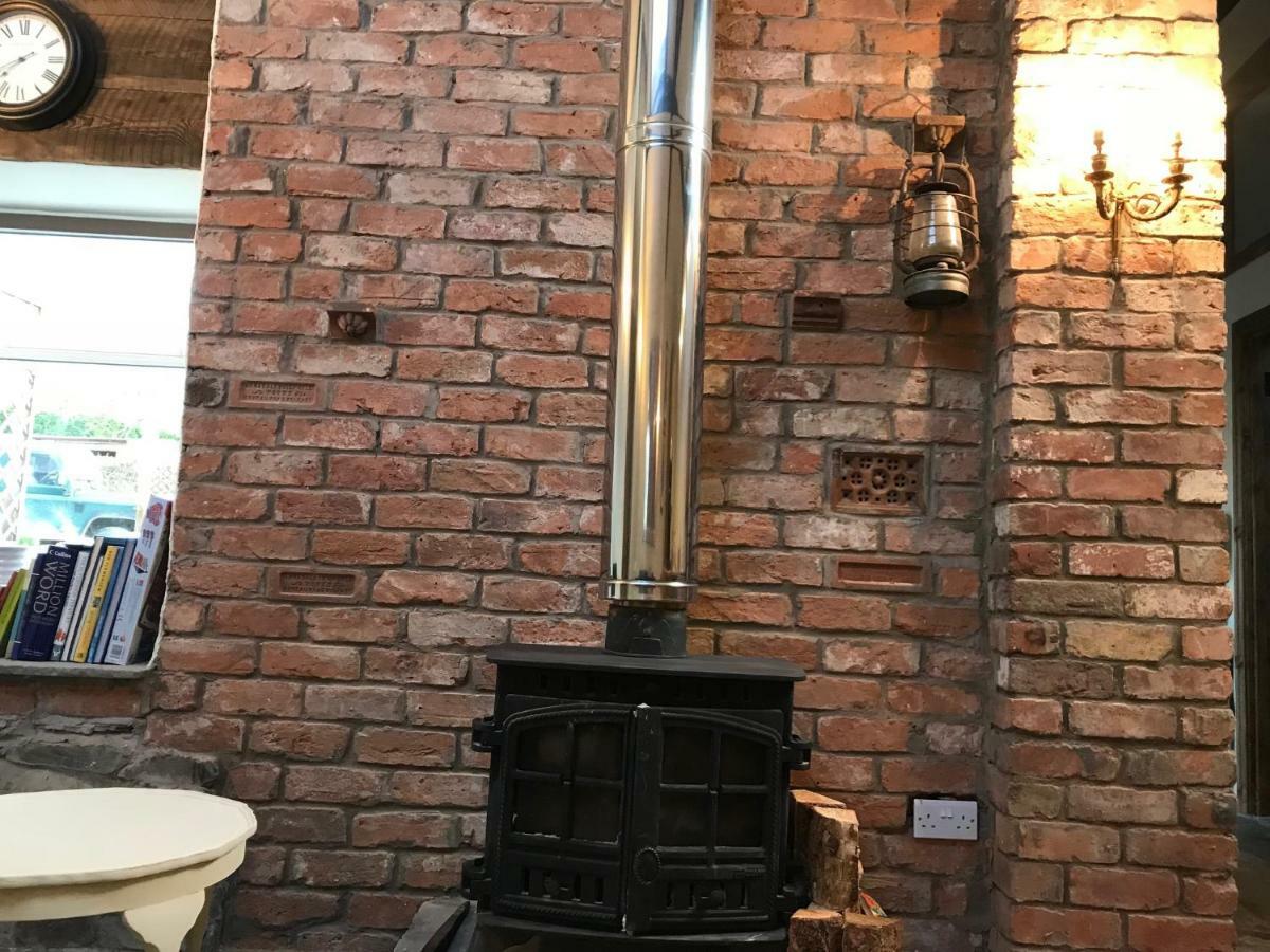 Tracey'S Farmhouse Cottage Belfast Exterior foto